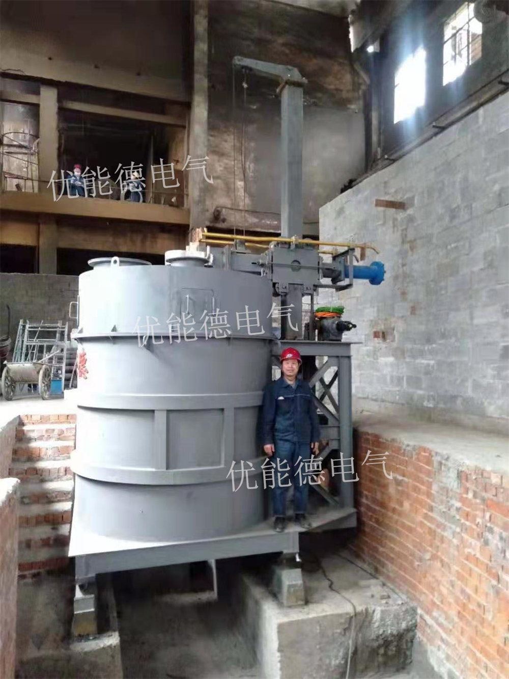 30 MVA高碳錳鐵電爐的爐襯維護